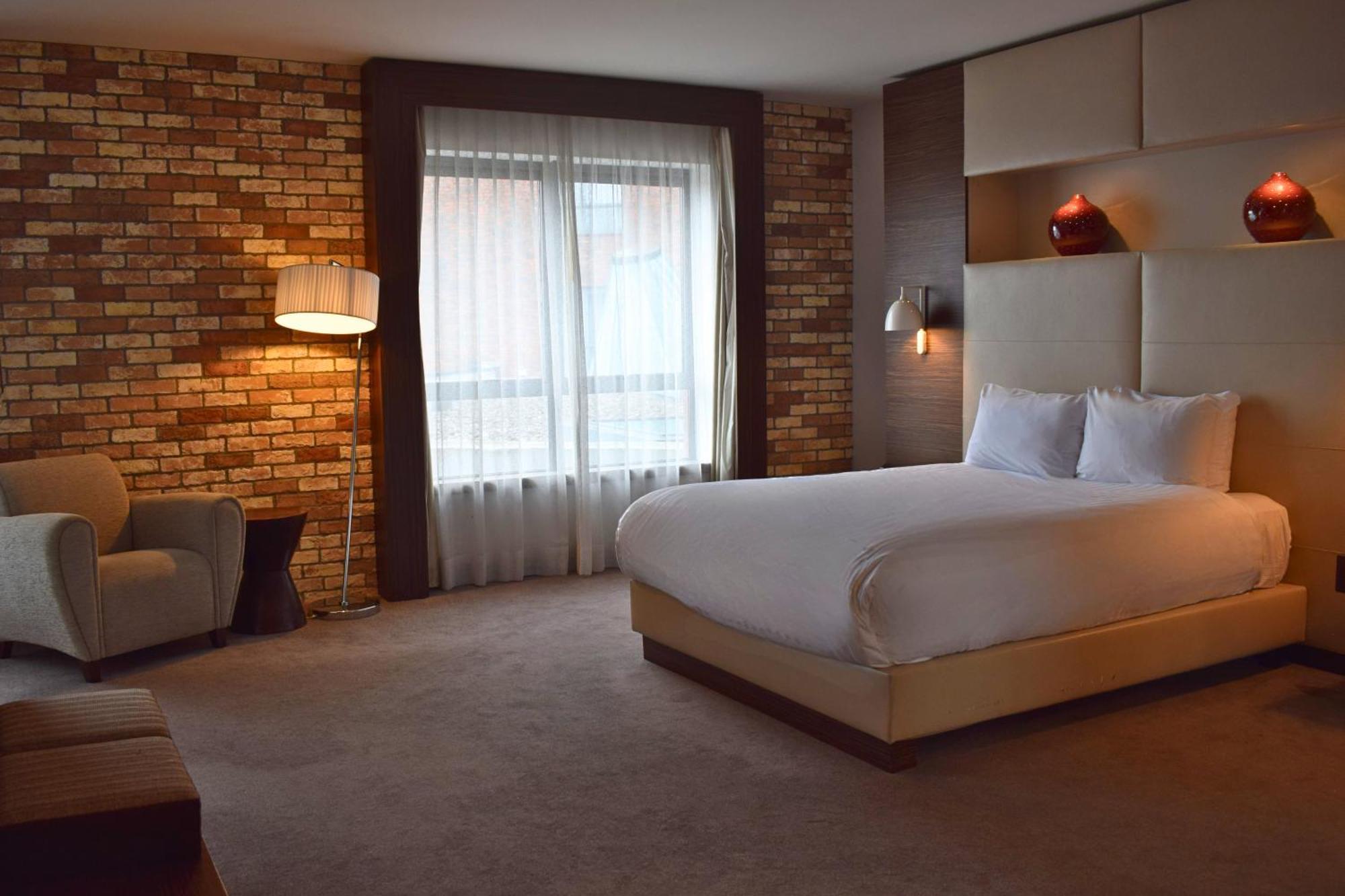 Superior Accessible King